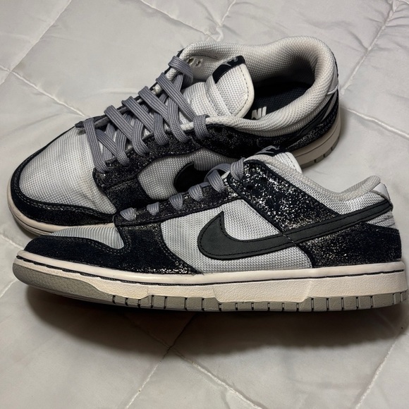 Nike Shoes - Nike Dunk Low - Golden Gals
Metallic Sliver (Women's)